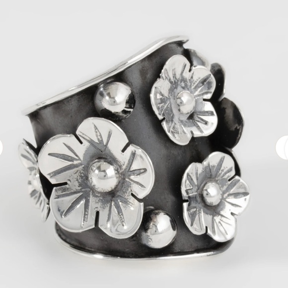 Sterling Silver Oxidized Flowers Ring Handmade in Taxco Guerrero